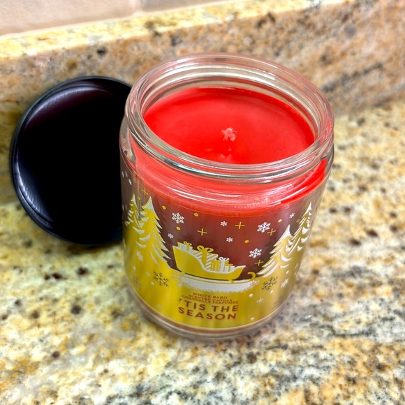 White Barn Scented Candle - Picture 2 of 2